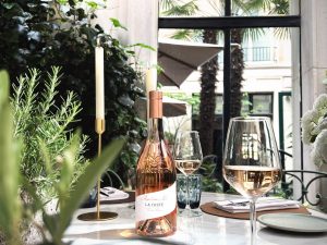 Dîner oenologique d'une Nuit d'été, terrasse de la Maison Blossom